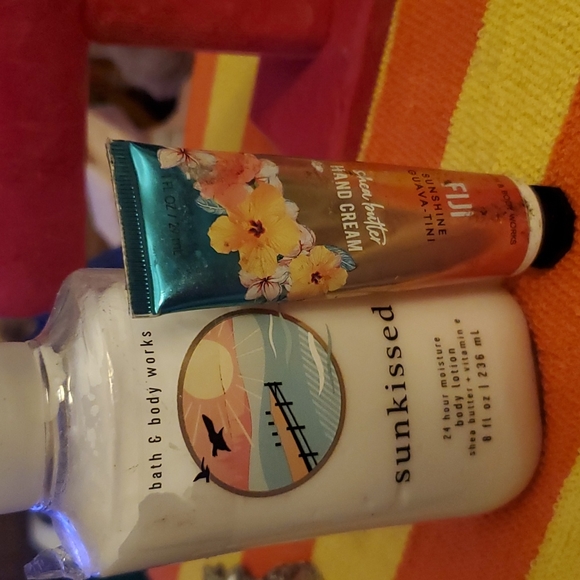 Bbw sun-kissed  and Fiji sunshine guava times hand cream - Picture 3 of 3